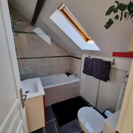 Duplex 40M2 Cocooning Coeur De Ville Avec Parking Neauphle-le-Chateau Exterior photo